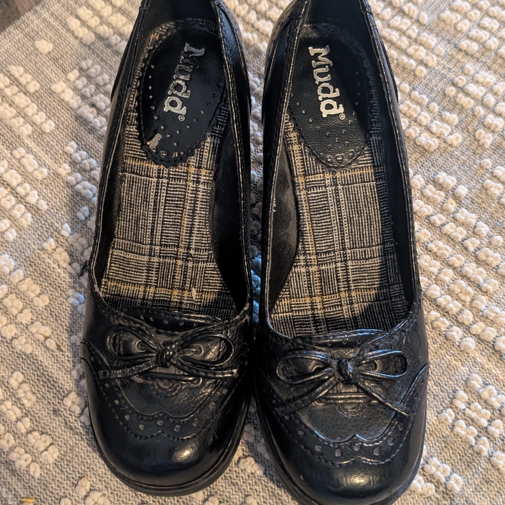 Mudd Women's Black Bow-Accent Heels